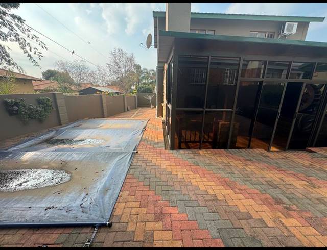 4 BEDROOM HOUSE FOR SALE IN AERORAND